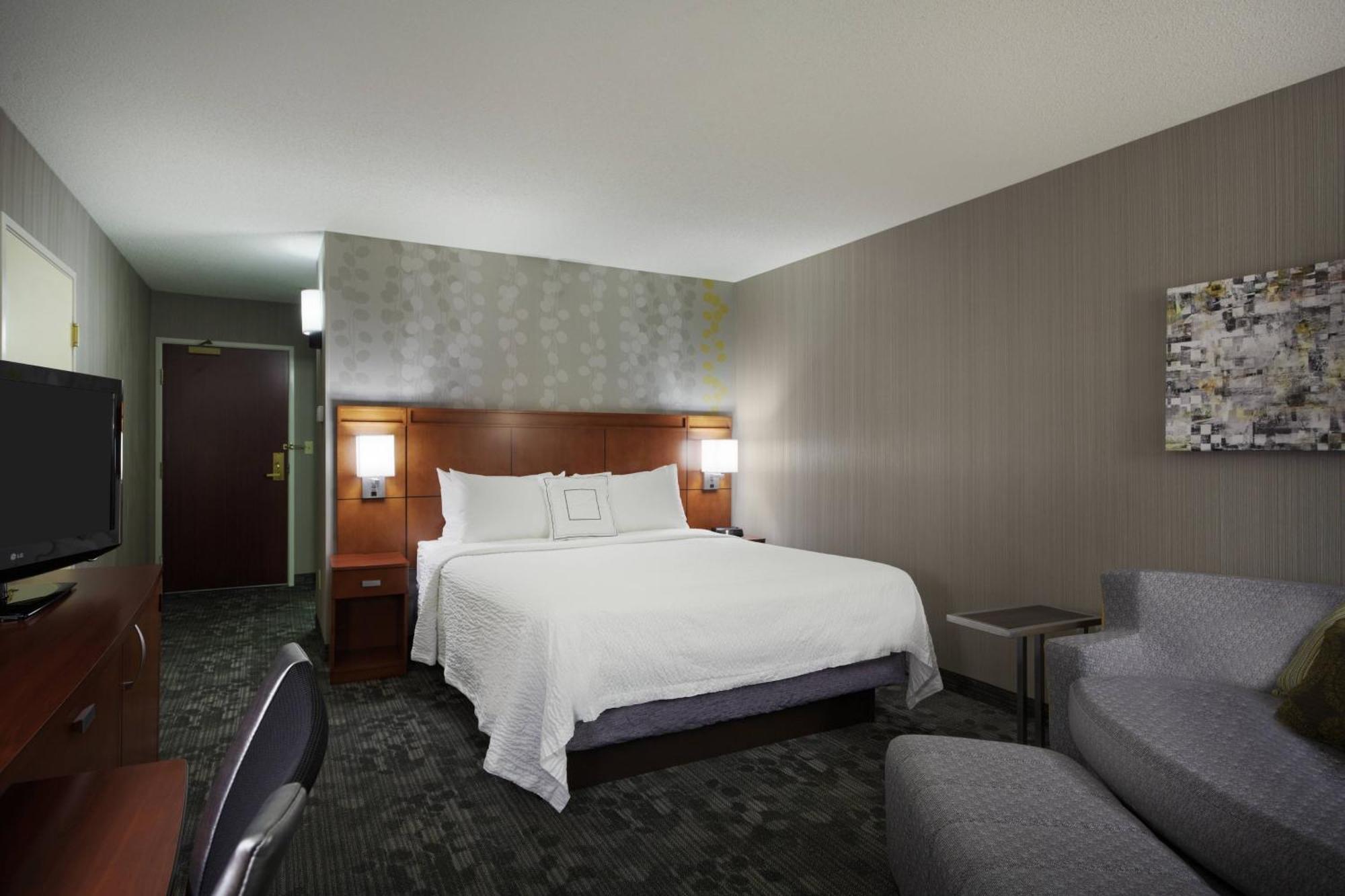 Отель Courtyard Chicago St. Charles Сент-Чарльз Экстерьер фото
